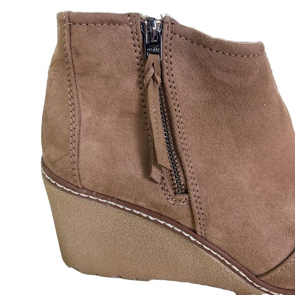 Toms Brown Ankle Boots - Picture 2 of 11